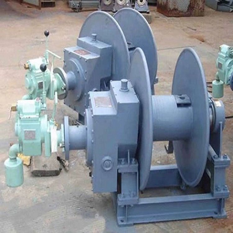 Marin hydraulisk vinsch